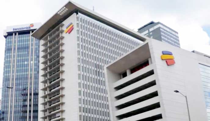 Edificio principal de Bancolombia en Medellín, opción para abrir cuenta desde el exterior.