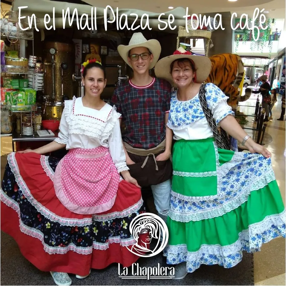 En El Mall Plaza — Café La Chapolera y Eje Cafetero