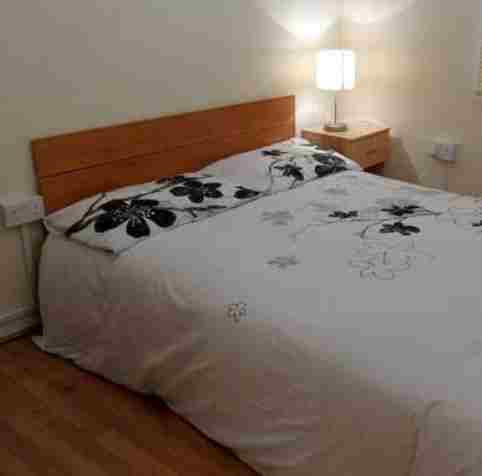 Clean, bright double bedroom in White City serviced accommodation